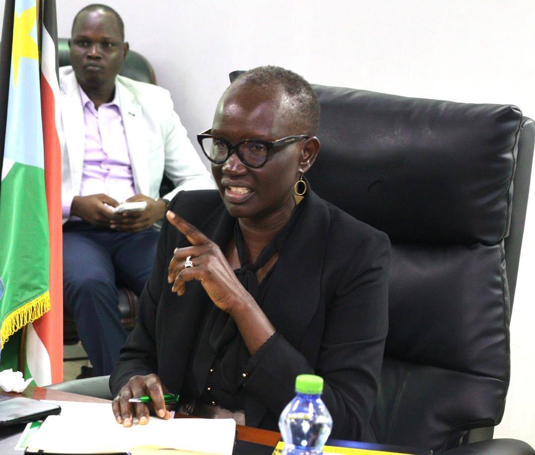 TRADE MINISTER MEETS BUSINESS COMMUNITY OVER SURGE IN MARKET PRICES