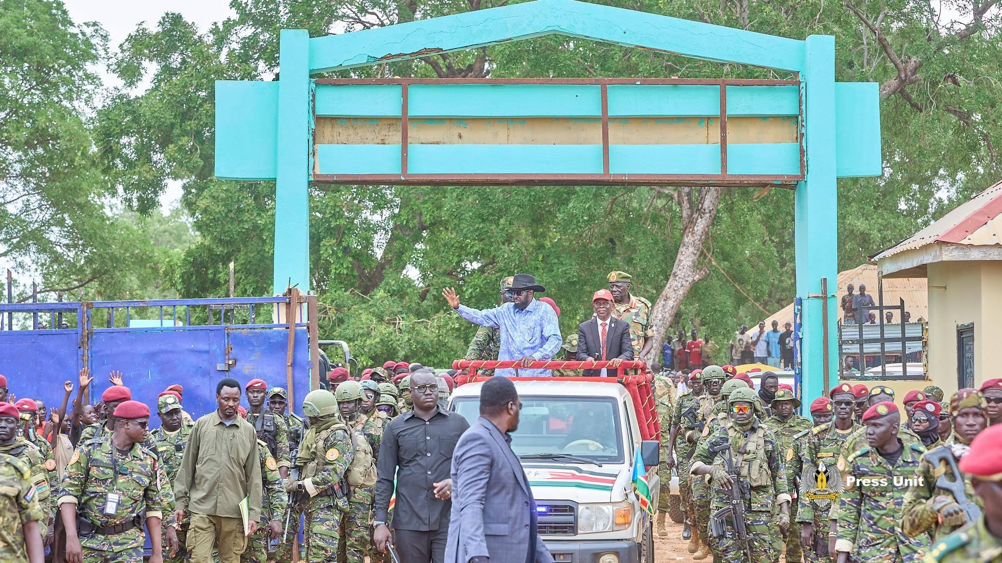 PRESIDENT KIIR COMMENDS AWEIL RESIDENTS FOR PEACE, UNITY AND SUPPORT