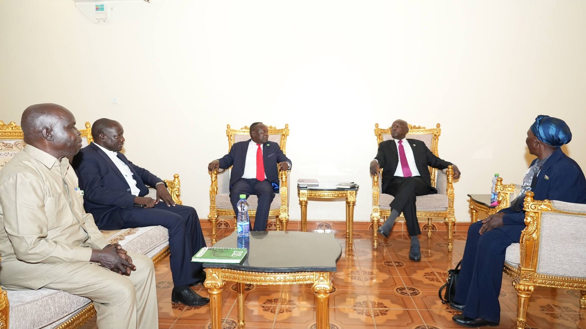 Talks On Deepening Cooperation Between State And National Legislatures
