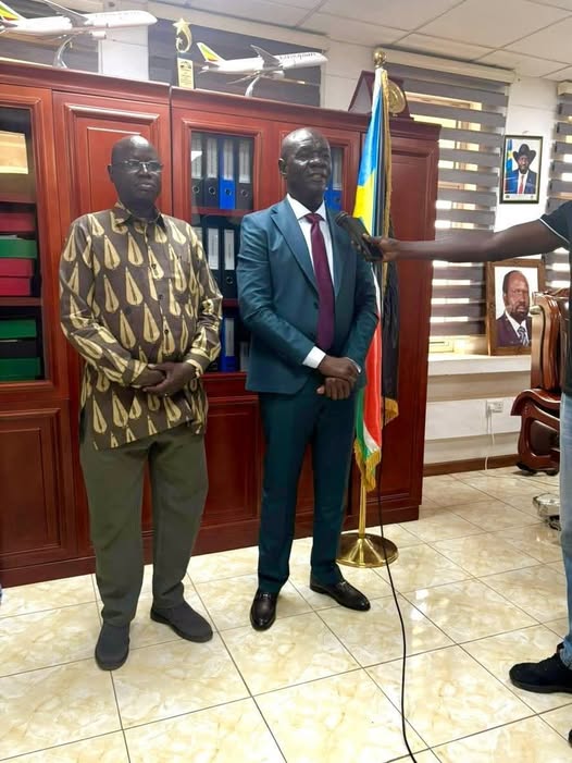 Transport Minister Meets Warrap Governor Over Airstrip Project