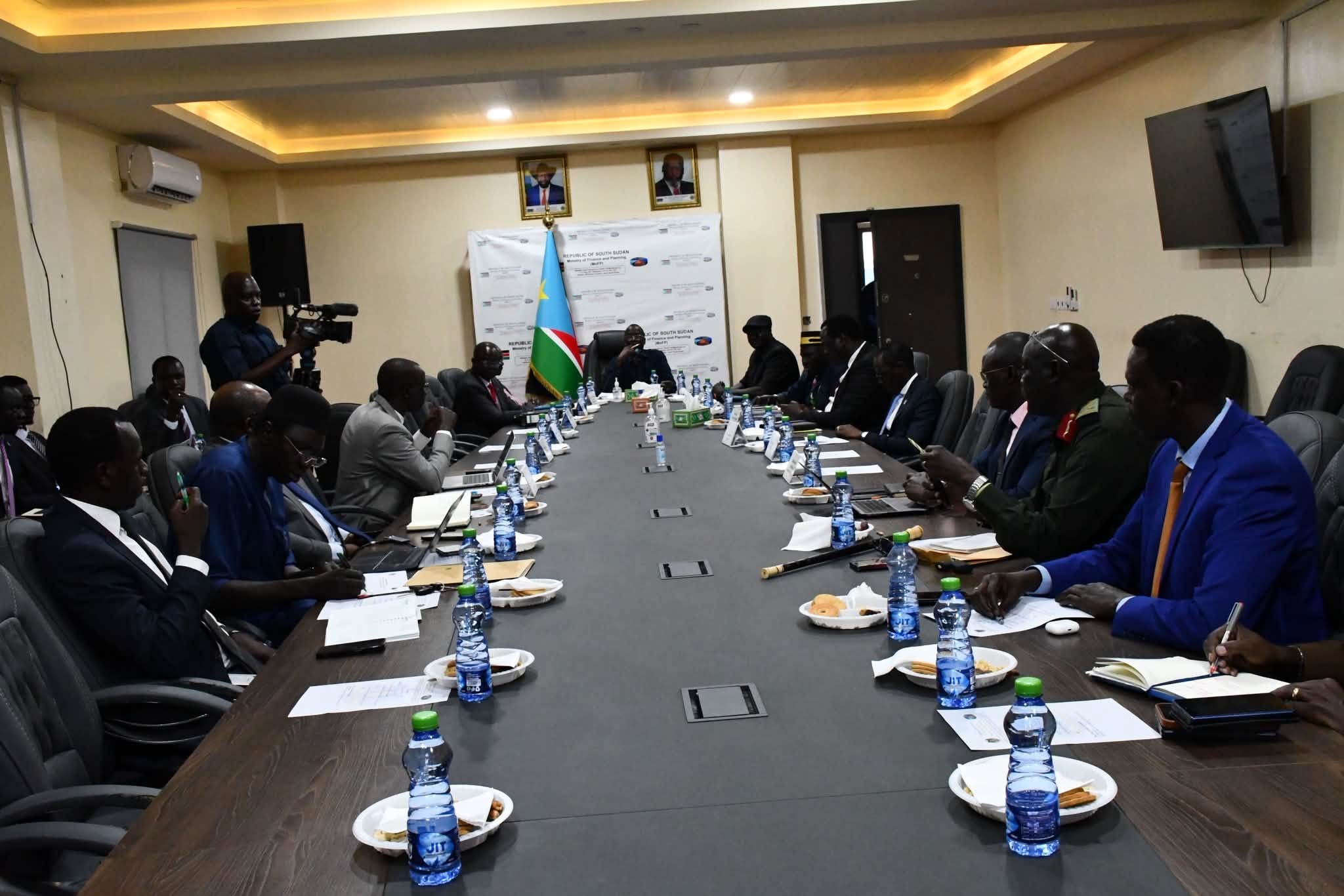 Economic Reform Committee Deliberates On Fuel Prices &amp;amp; Implementation Of Cash Policy On Telecom Tax Payments