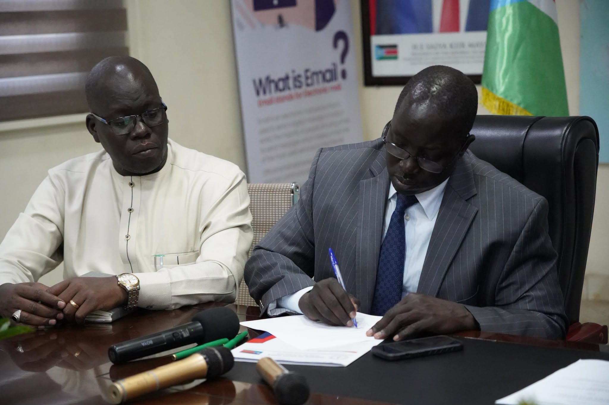 Petroleum Committee Reviews Ministry’s Budget
