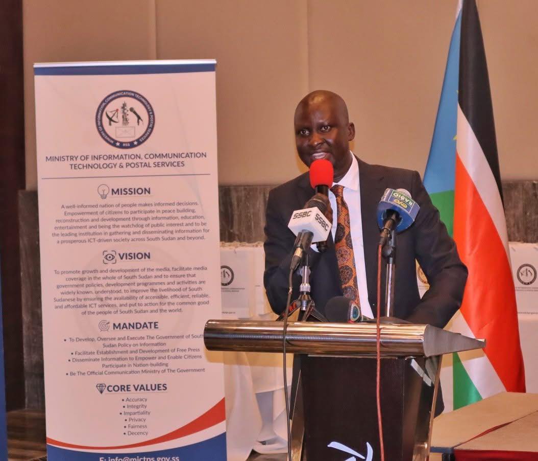 ICT&PS MINISTER ATENY HONORS DISTINGUISHED MEDIA PERSONALITIES AT A DINNER