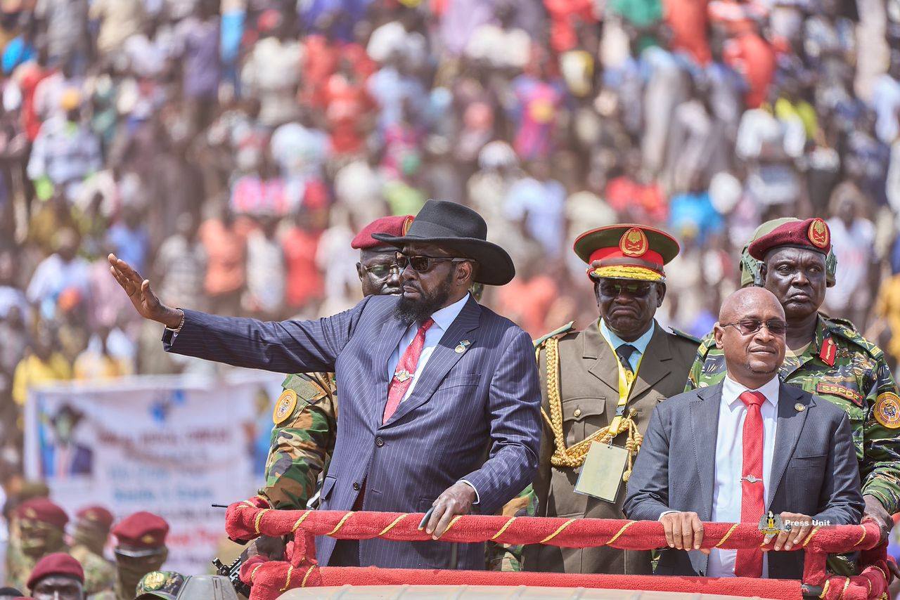 Thousands of jubilant South Sudanese citizens lined the streets of Wau and packed Wau Stadium on Friday to welcome the President of the Republic, His 