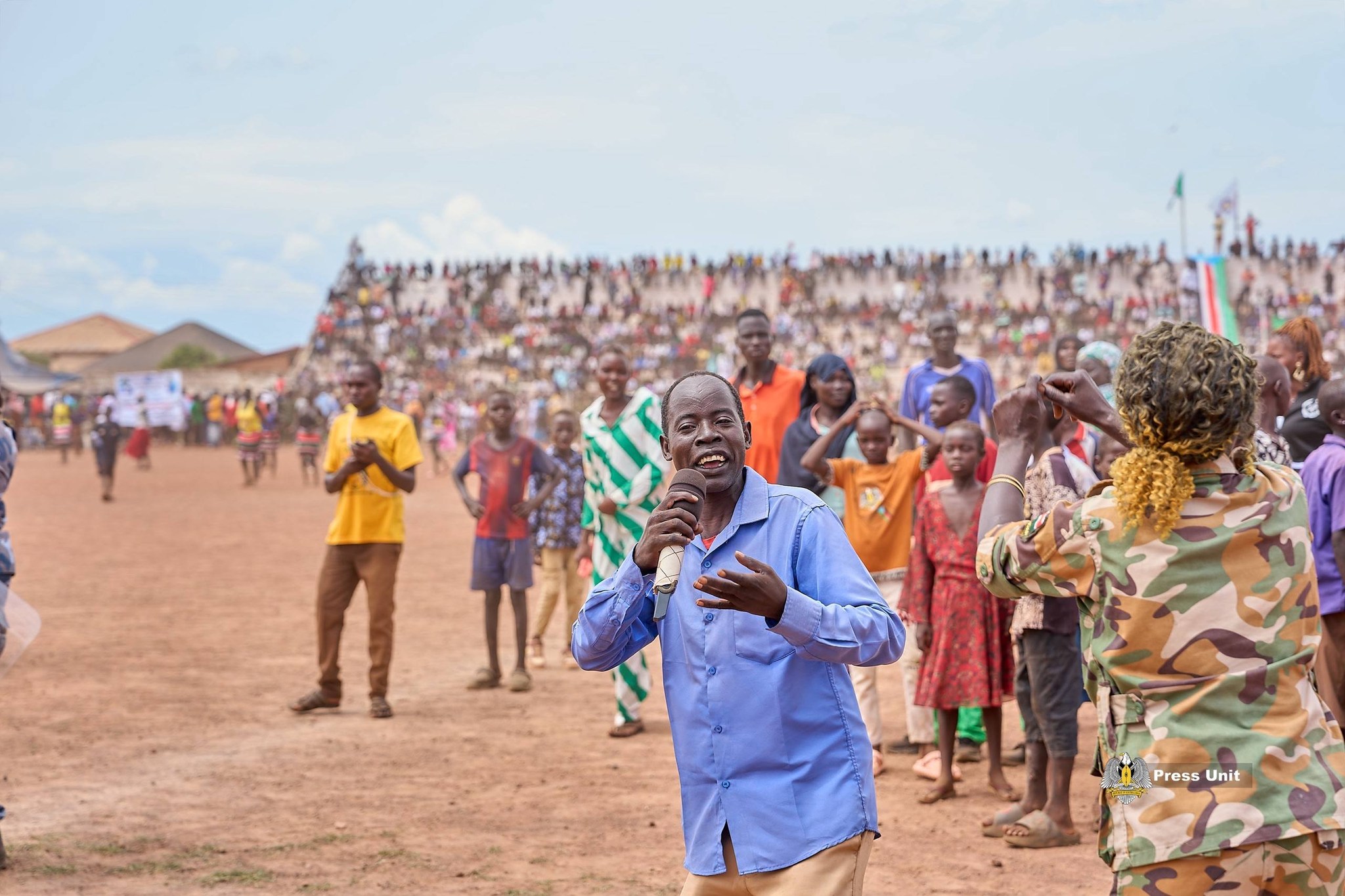 Thousands of jubilant South Sudanese citizens lined the streets of Wau and packed Wau Stadium on Friday to welcome the President of the Republic, His 