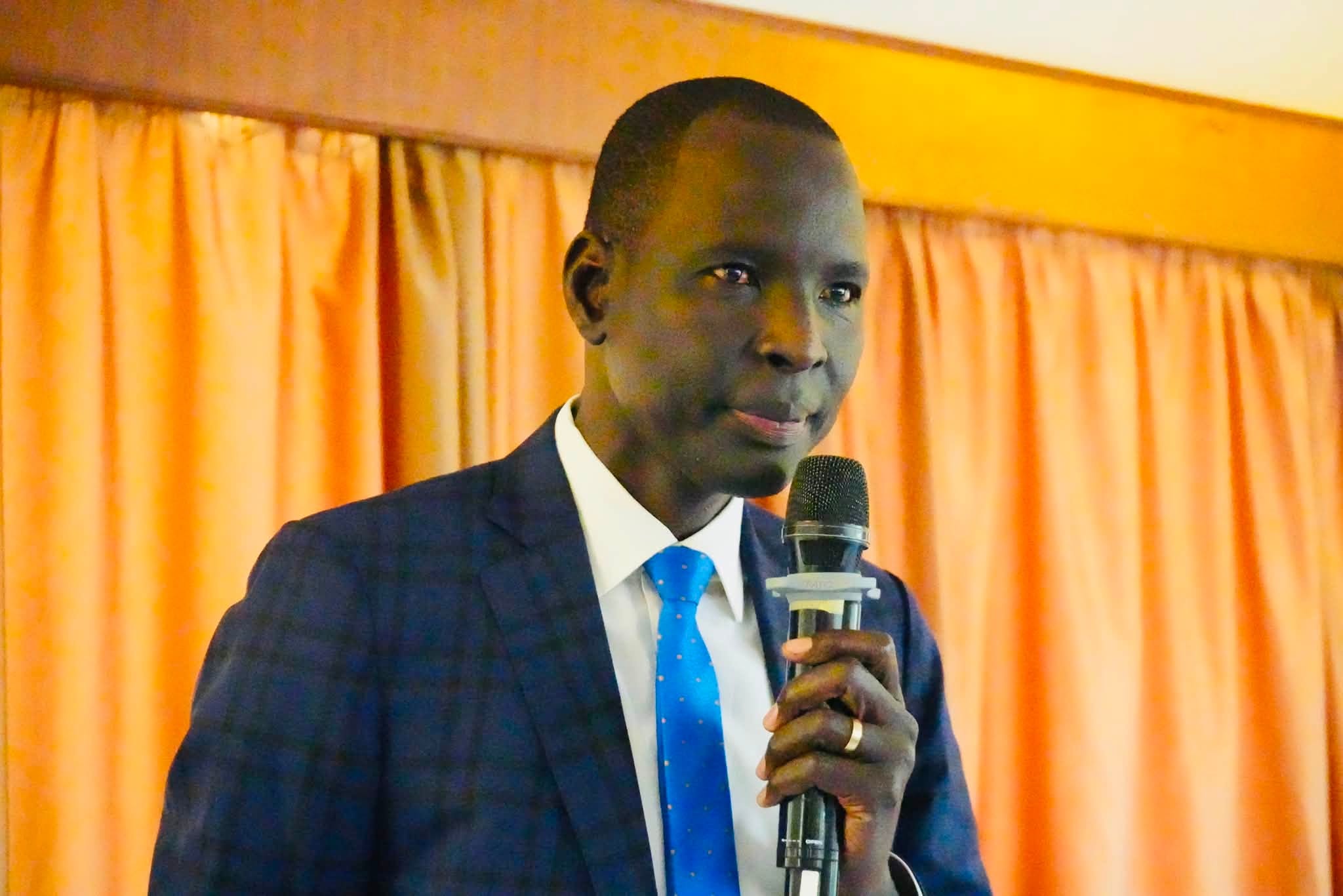 ICT Minister and Official Government Spokesman, Ateny Wek Ateny and his accompanying team meeting leaders of South Sudanese Communities in Nakuru